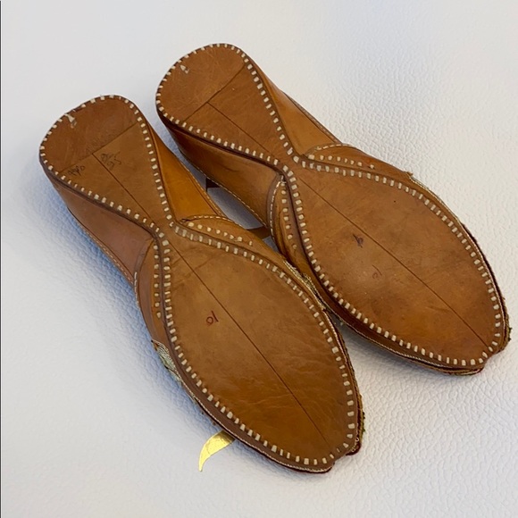 Handmade Punjabi shoes (jutti) - Picture 6 of 7